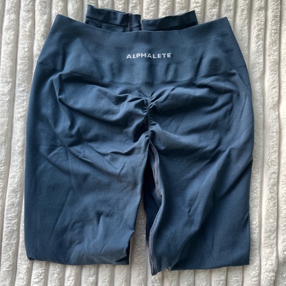 SOLD - Amplify Leggings - Picture 3 of 5